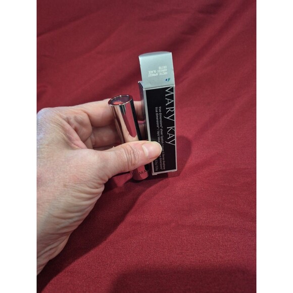 New Mary Kay Artic Apricot TRUE DIMENSIONS LIPSTICK NIB Moisturizing - Picture 1 of 2